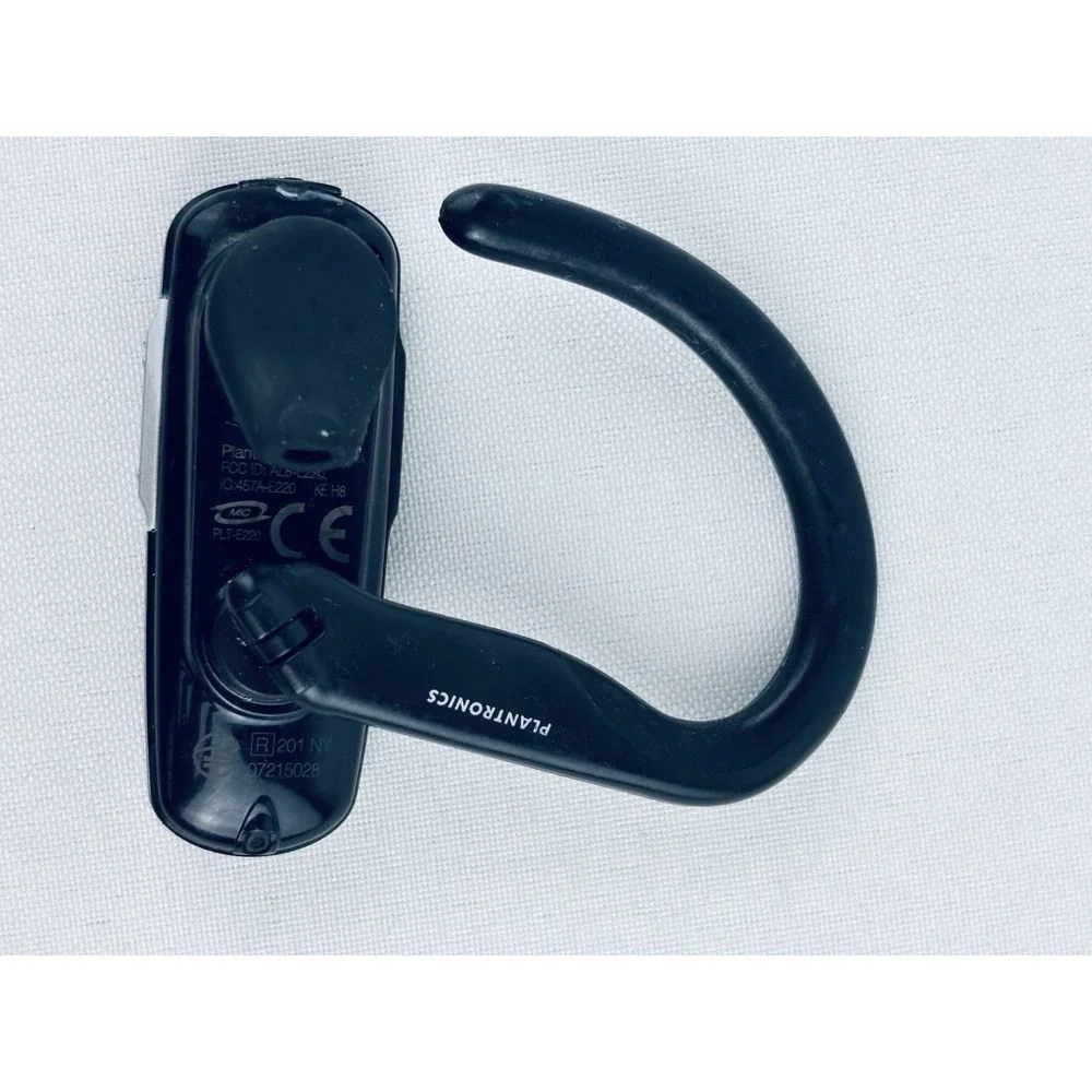 Plantronics 220 Black Silver Wireless Noise Cancelling Bluetooth Earhook Headset